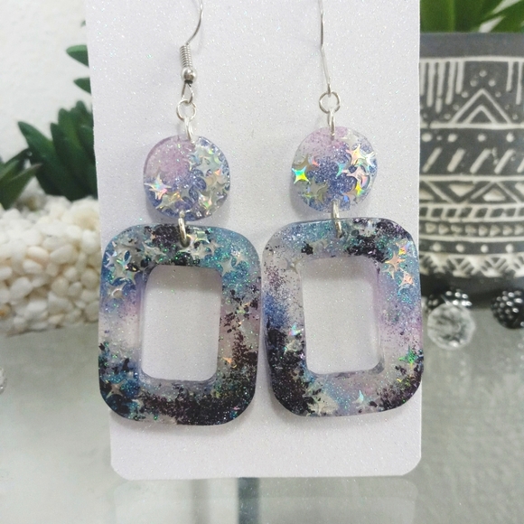 Galaxy glitter dangle resin earrings - Picture 2 of 8